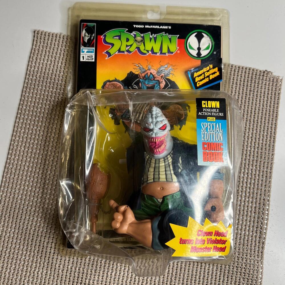 Vintage 1994 McFarlane Spawn Clown Violator Figure w/ Comic MOC
